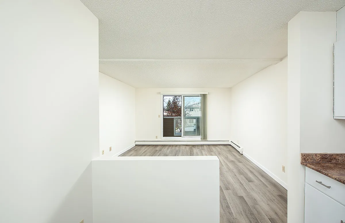 Daly Grove — Photo 4