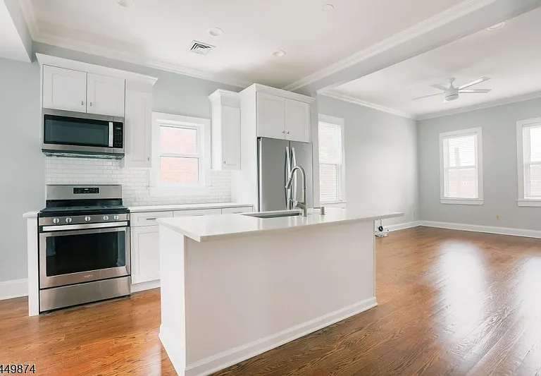 49 Park Ave #2 — Photo 1
