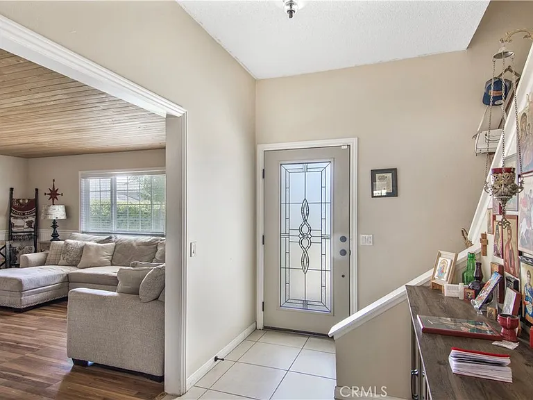 742 Sherwood St — Photo 3