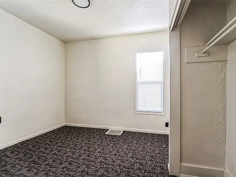 1613 A Ave NE #2 — Photo 8