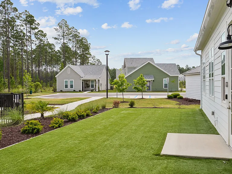 Hamlet at Wildlight - Homes and Townhomes for Rent — Photo 15