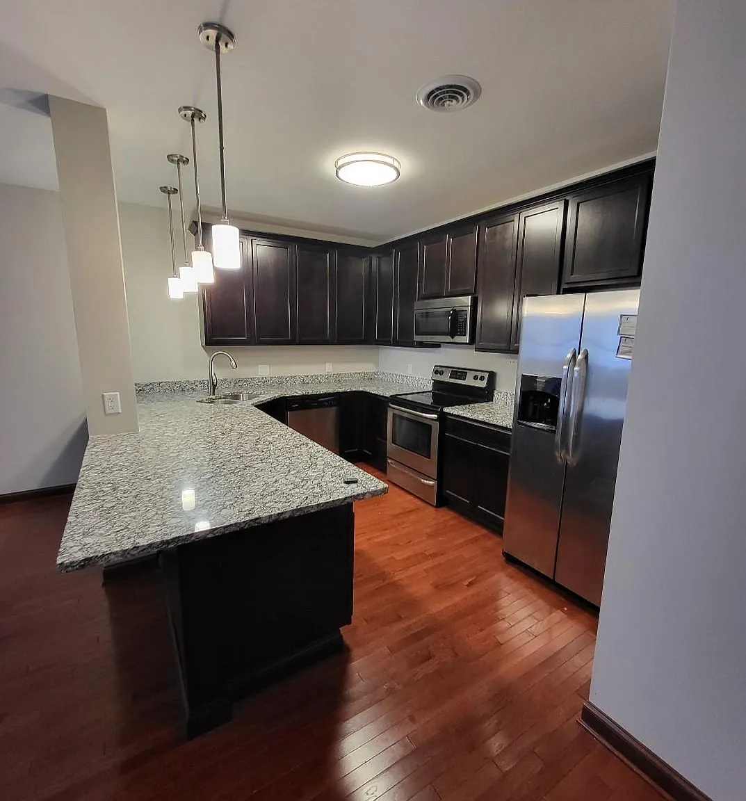 1 bed, 766 sqft, $1,125 — Photo 1