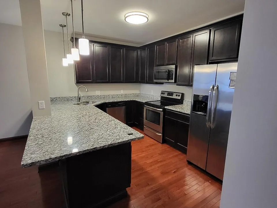 326 W Jefferson St #209