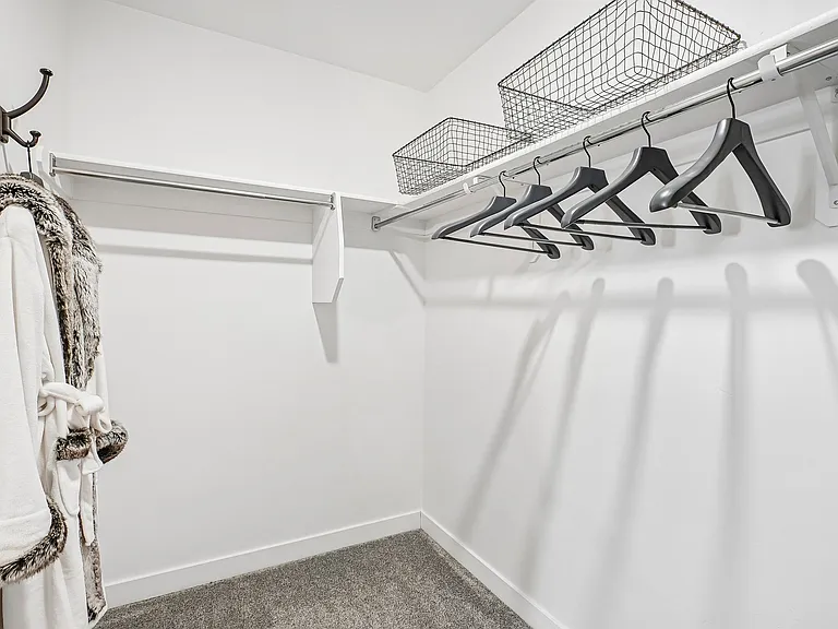 Rockpoint Apartments — Photo 7