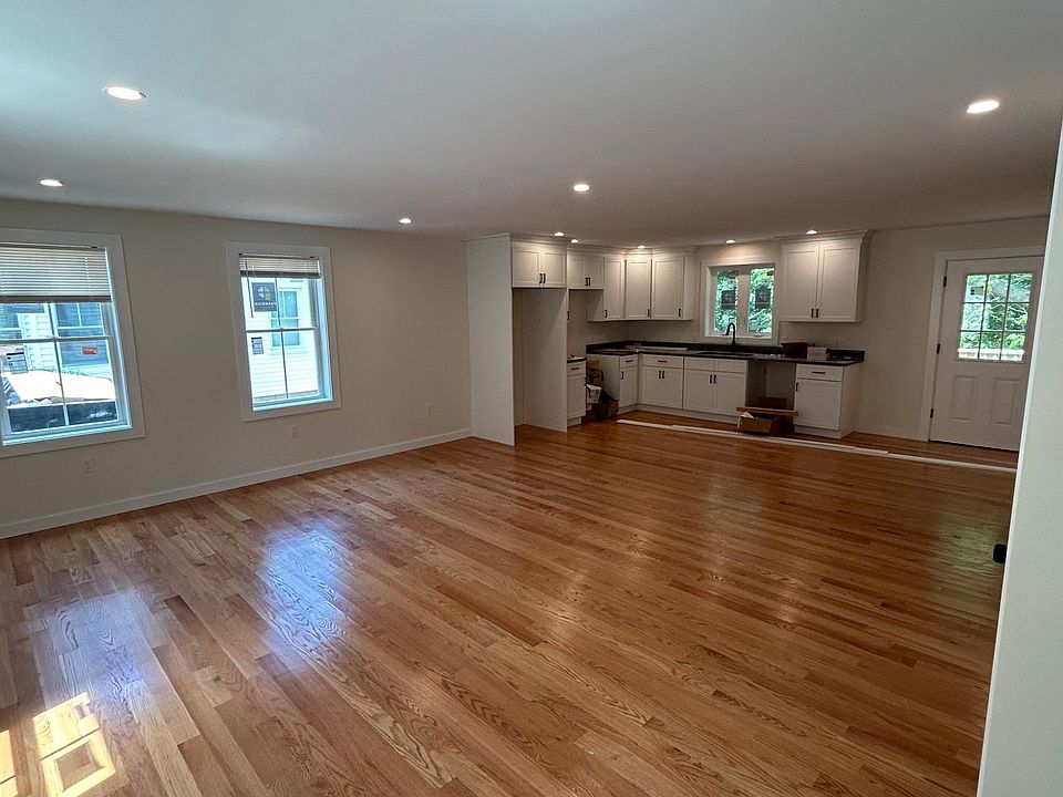1st image of 625 Essex Ave #4