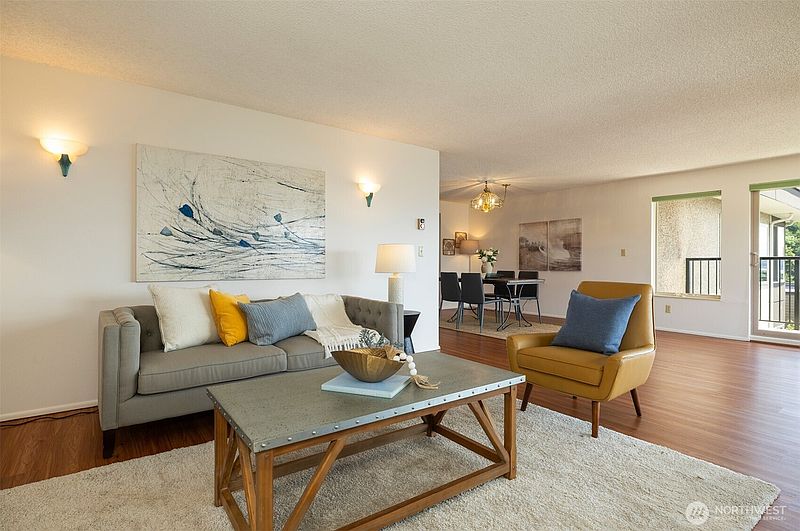 4th image of 2219 13th Avenue W #5