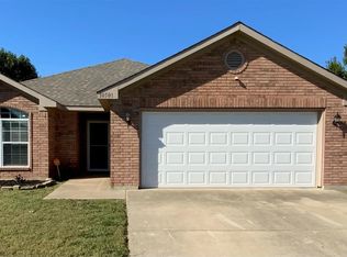 10501 Fossil Hill Dr, Fort Worth, TX 76131