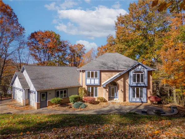 29 Donna Dr, Apollo, PA 15613