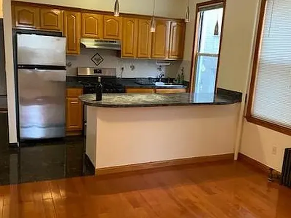 33-18 31st Avenue image 1 of 5