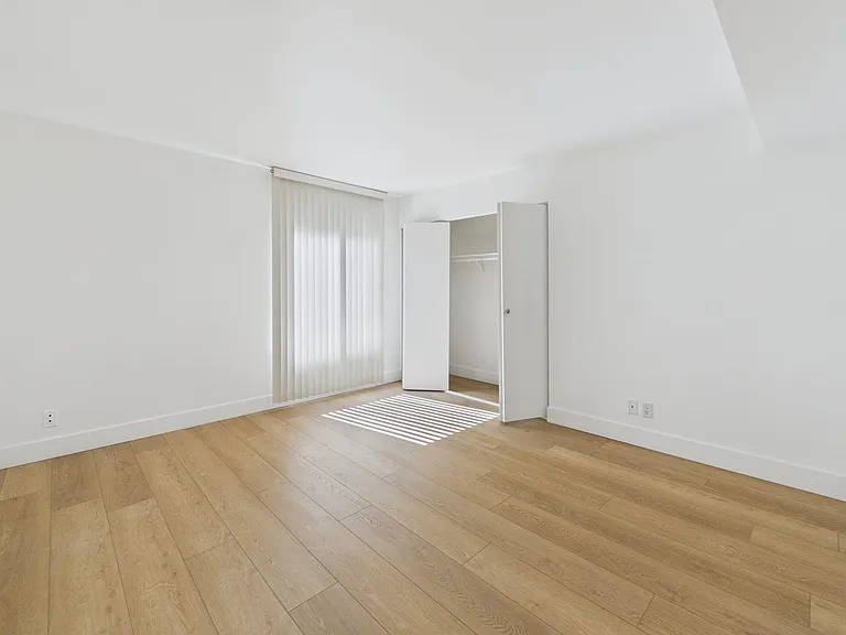 La Cresta Apartments — Photo 54