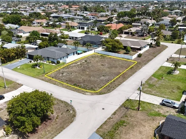 4037 SW 2nd Pl, Cape Coral, FL 33914