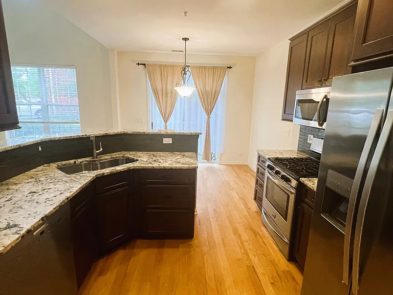1029 Enfield Dr — Photo 19