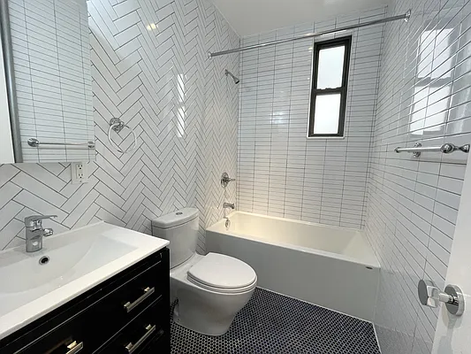 Rented by Avenues Real Estate | media 10