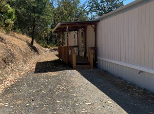 1267 Yokum Rd, Riddle, OR 97469