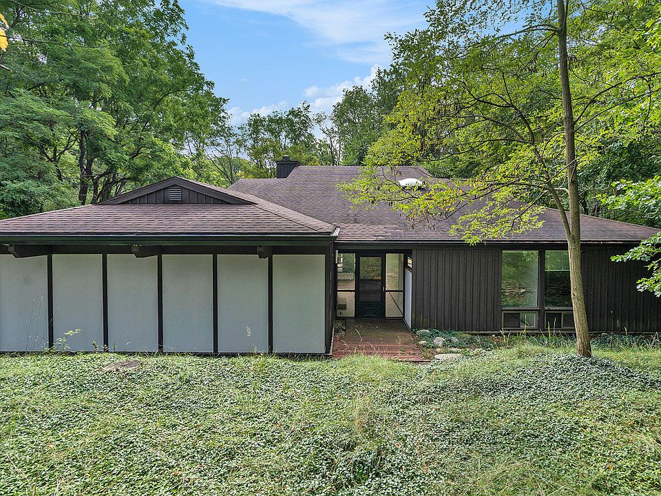 2nd image of 3219 Lorraine Ave