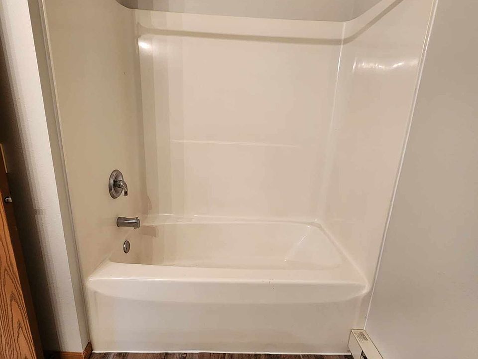 1st image of 610 Dutchman Dr Unit 4