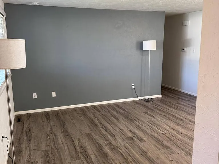 2336 Smith Ct — Photo 5