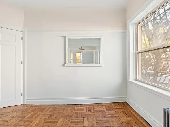 175 Prospect Park South West image 8 of 9