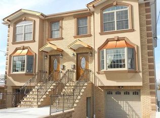 775 1st St #A, Secaucus, NJ 07094