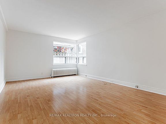 3rd image of 1840 Bathurst St Unit 104