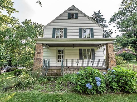 4th image of 438 Woodlawn Rd