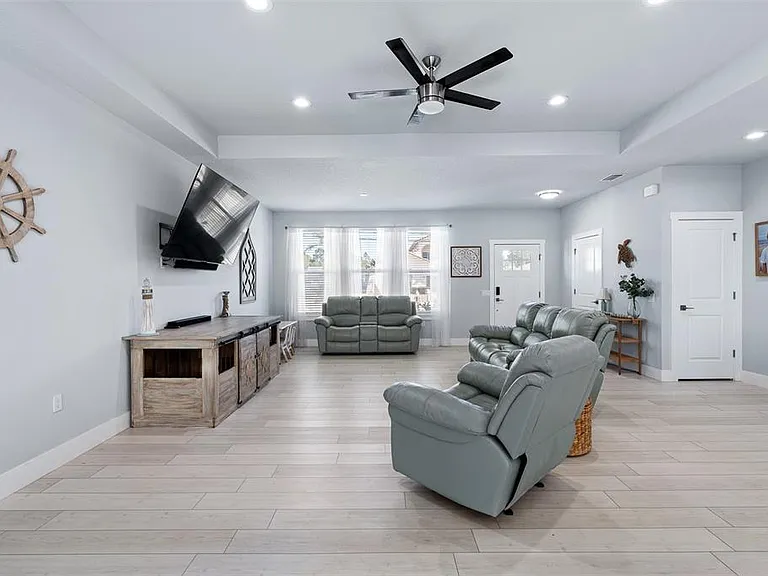13 Lemay Pl — Photo 12
