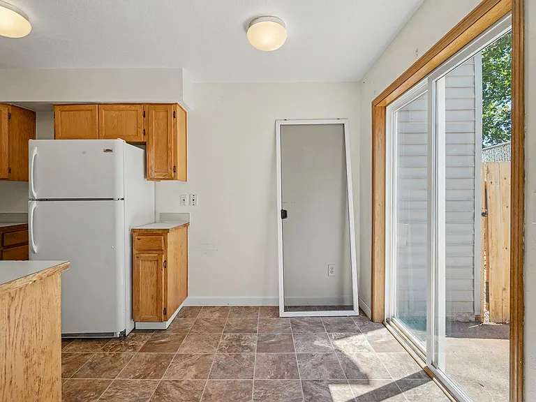 5260-5262 Springcrest Dr S — Photo 43