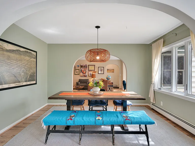 232 W 8th St — Photo 8