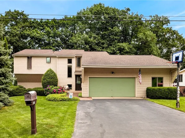 6424 Ann Lee Dr, North Rose, NY 14516