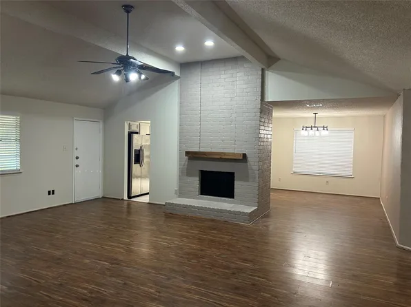 12310 Jaguar Dr, Stafford, TX 77477