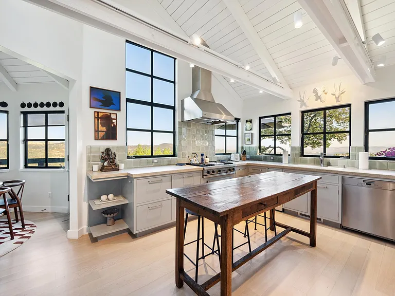 1090 Bart Rd — Photo 31