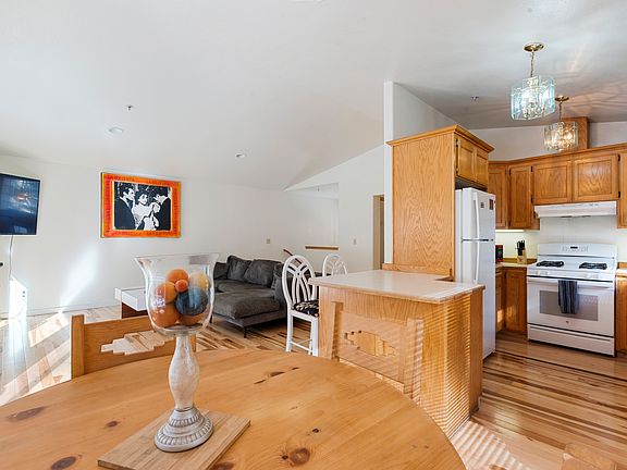 4th image of 716 Eloise Ave