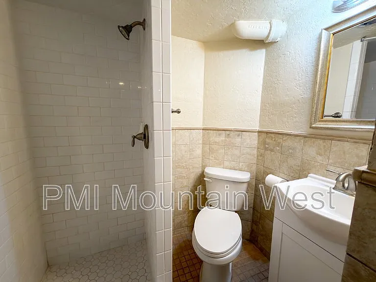 282 E 650 N — Photo 5
