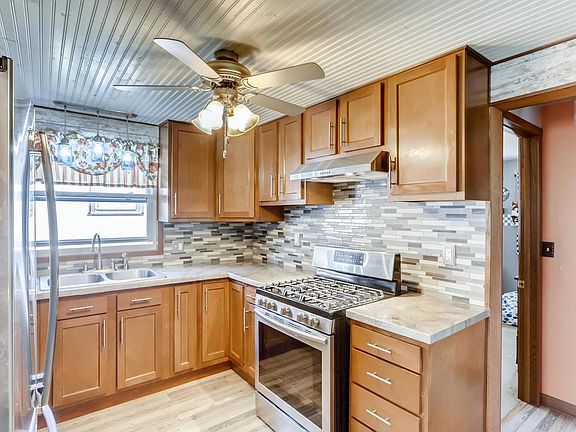 5th image of 855 Cottage Ave E