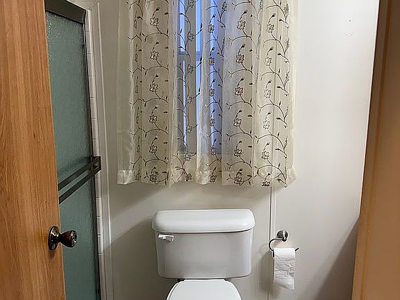 2nd image of 1403 W Broadway Ave #484