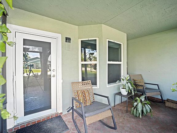 3rd image of 9184 Beverly Court