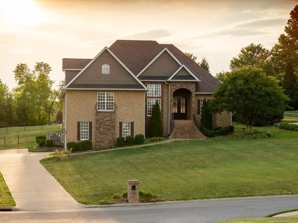 116 Cassandra Dr, Cottontown, TN 37048