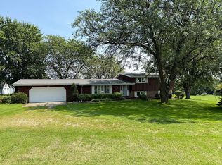 1717 S Union Rd, Cedar Falls, IA 50613