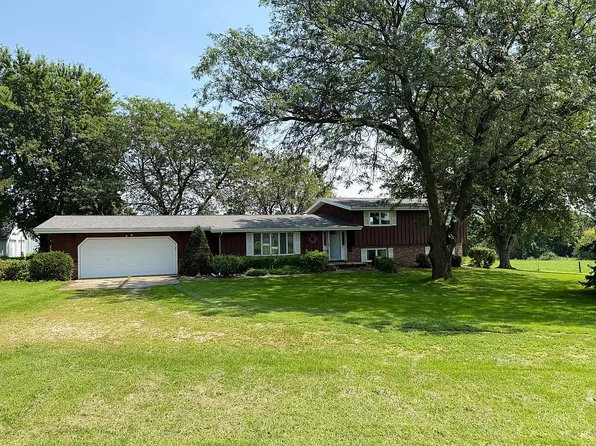 1717 S Union Rd, Cedar Falls, IA 50613
