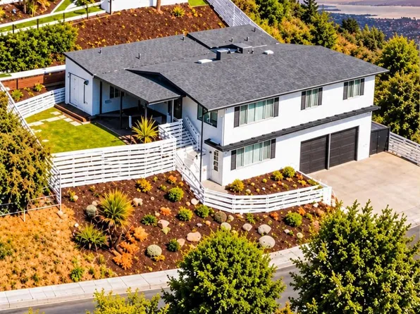 1068 Central Blvd, Hayward, CA 94542