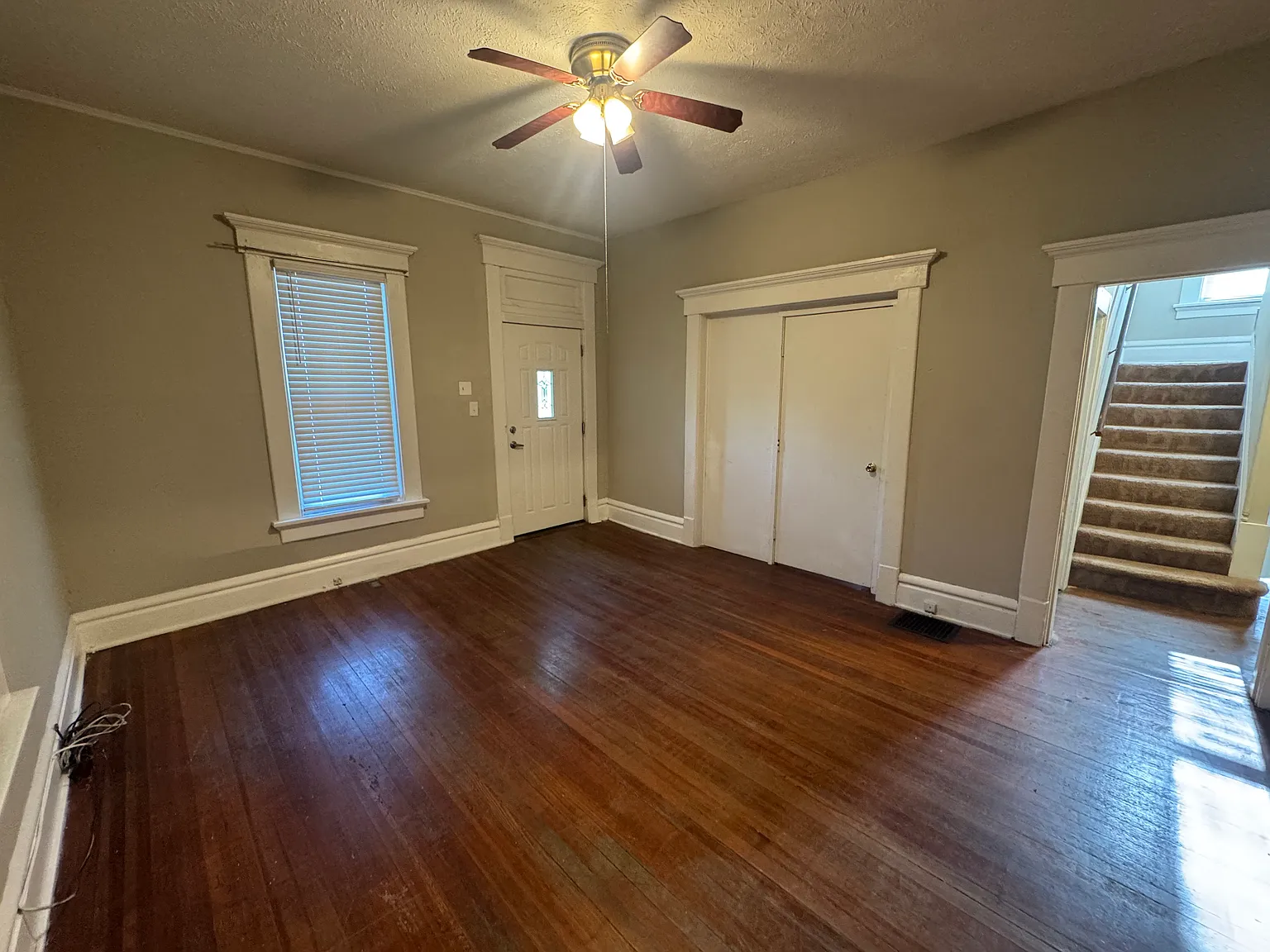 8 bed, 2600 sqft, $4,295 — Photo 3