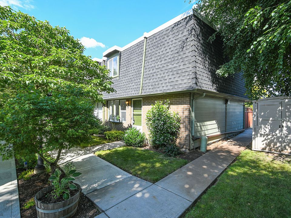1st image of 307 NE 63rd St APT 18