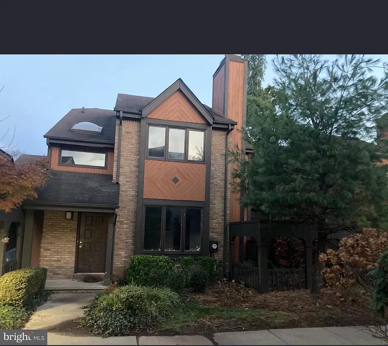 3 bed, 2500 sqft, $5,000 — Photo 1