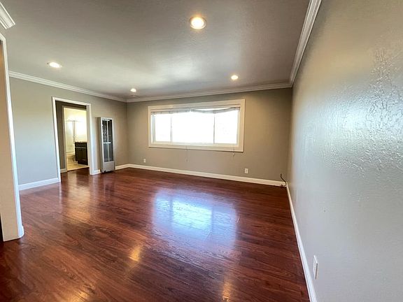 3rd image of 166 Dumbarton Ave