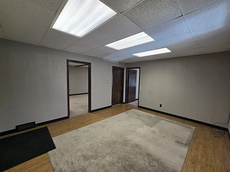 2327 Falls Ave #4 — Photo 2