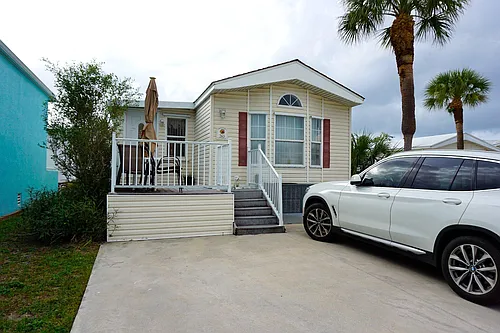10725 S Ocean Dr Photo 1