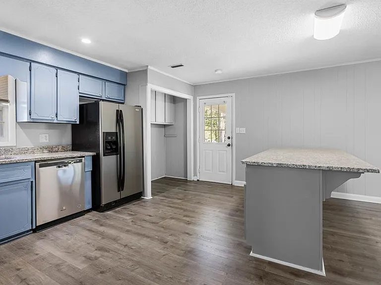 2205 Gornto Rd — Photo 17