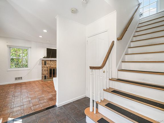 4th image of 29 Chatfield Road