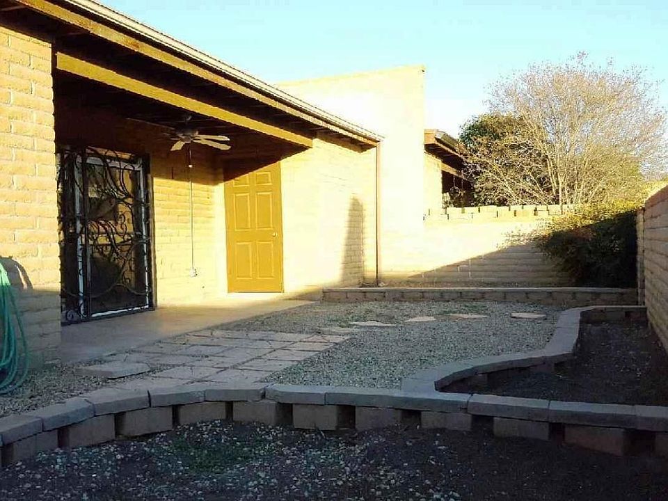 1st image of 9058 E Calle Maria
