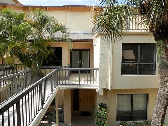 3rd image of 830 Greensward Ct APT 210-H